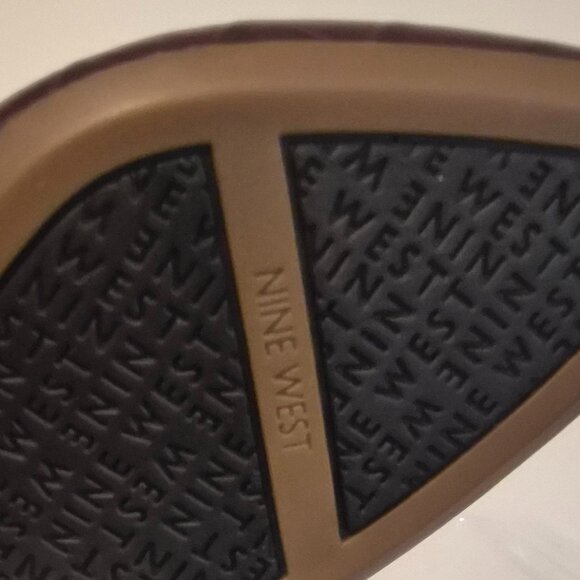 Nine West Burgundy Snake-Embossed Leather, Size 8 1/2 - Picture 7 of 14